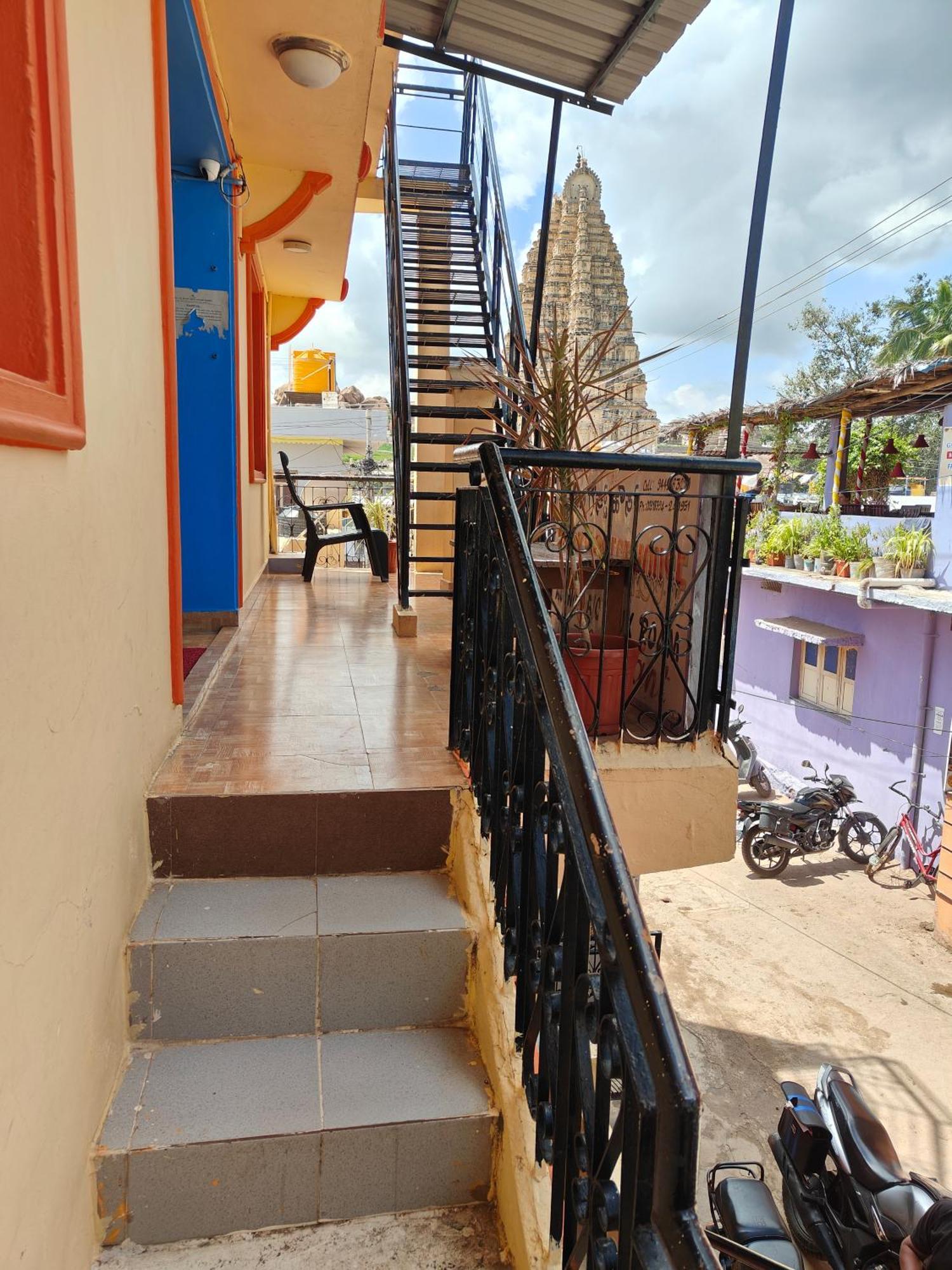 Rocky Guesthouse هامبي المظهر الخارجي الصورة